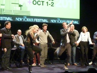 Arrested Development cast does the chicken dance